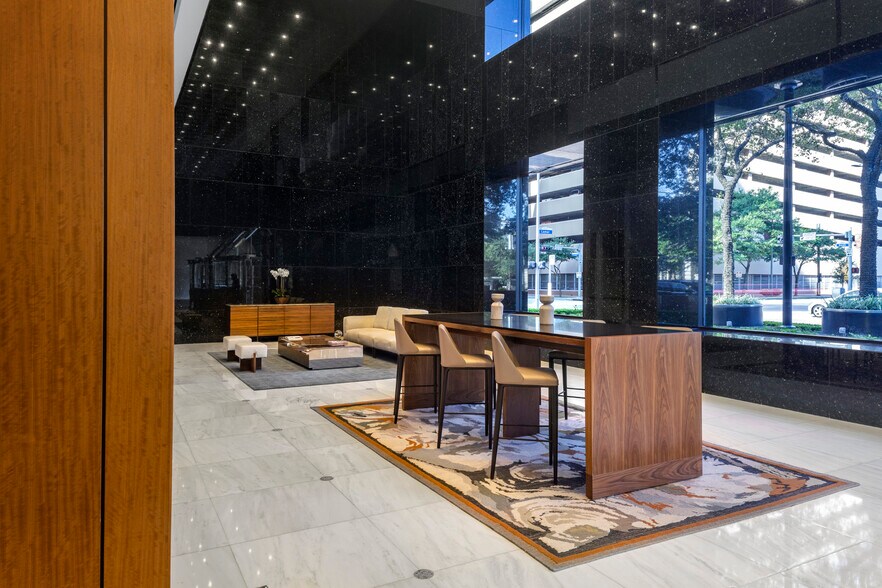More Photos Of 1000 Louisiana St, Houston Office For Lease