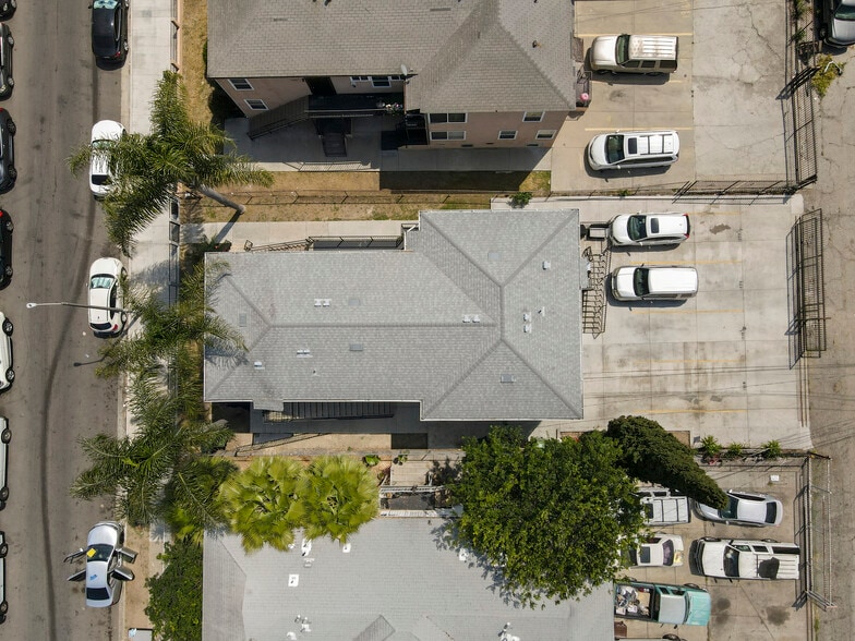 More Photos Of 1920 W 35th St, Los Angeles Multifamily For Sale