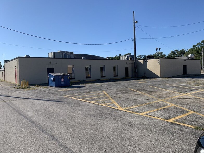 More Photos Of 1531 W Sherman Blvd, Muskegon Bowling Alley For Sale