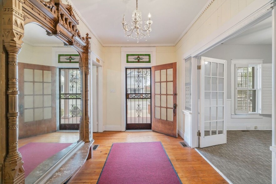 More Photos Of 406 Wharf St, Loudon Funeral Home For Sale