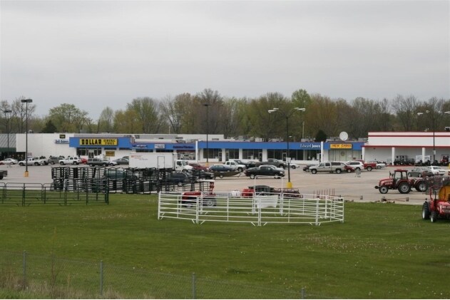 More Photos Of 550 E Industrial Park Rd, Murphysboro General Retail For Sale