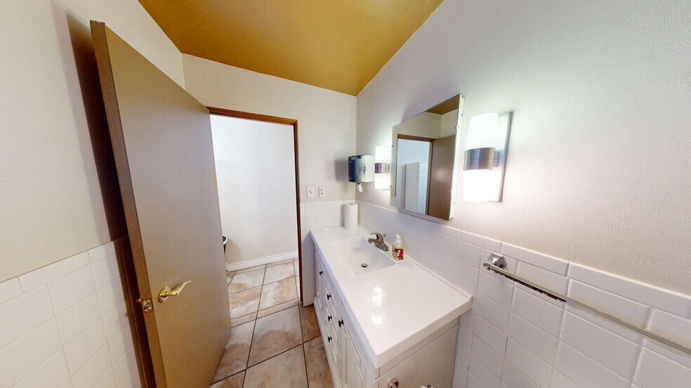 More Photos Of 191 Wyoming St, Lander Office For Sale