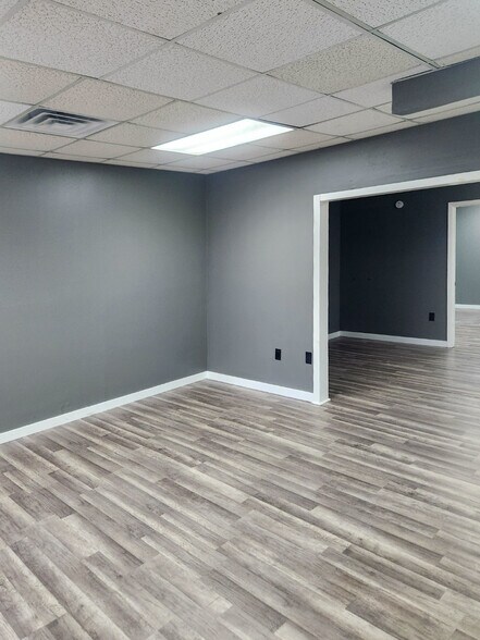 More Photos Of 4663 Franchise St, North Charleston Flex For Lease