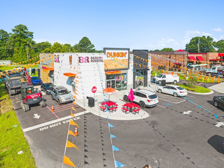 More Photos Of 1689 W 5th St, Washington General Retail For Sale