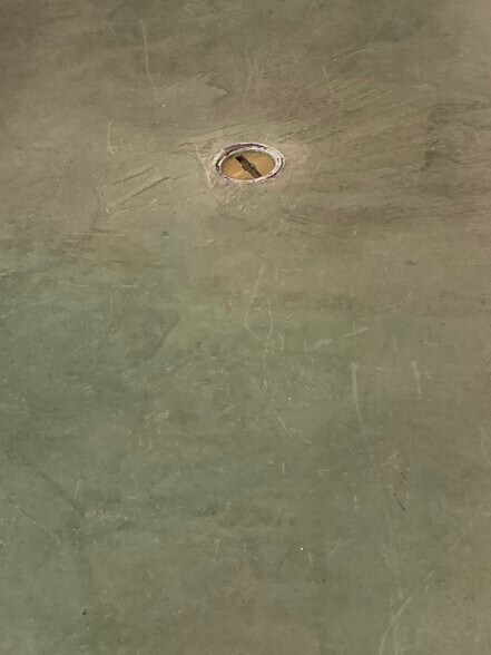 More Photos Of 103 2nd st, Gardiner Storefront For Lease