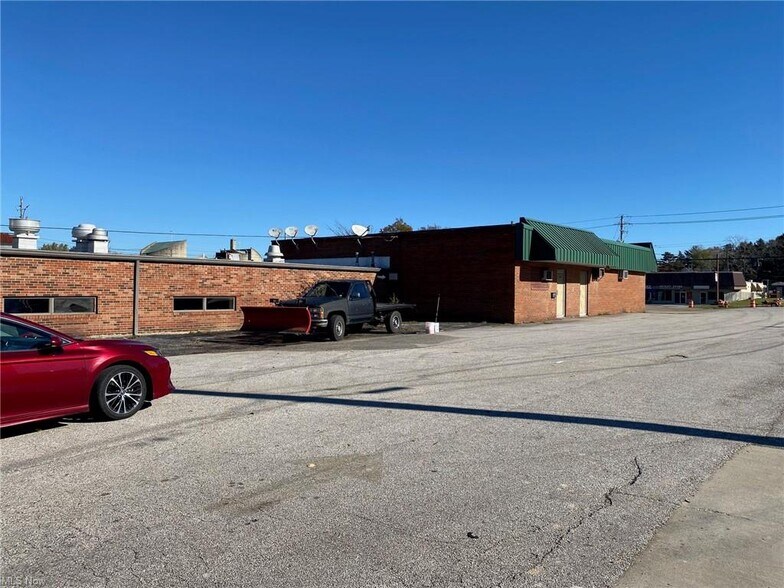 More Photos Of 10703 W Pleasant Valley Rd, Parma Freestanding For Lease