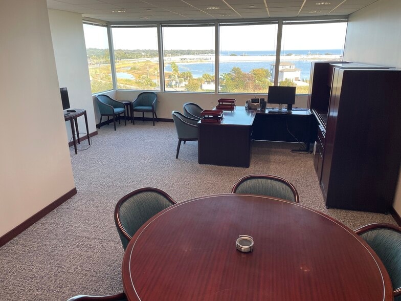 More Photos Of 1 Energy Pl, Pensacola Office For Lease