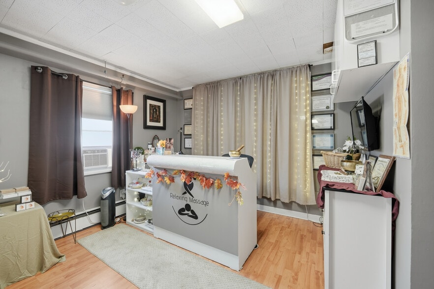 More Photos Of 46 Main Rd, Montgomery General Retail For Sale