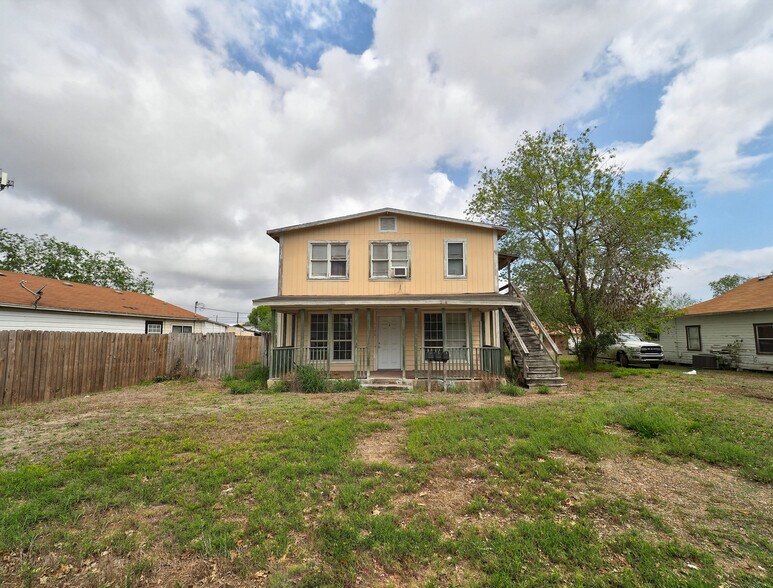 Primary Photo Of 1106 E Huisache Ave, Kingsville Apartments For Sale