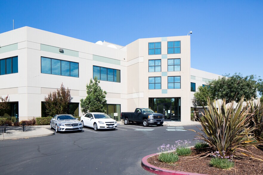 More Photos Of 9800 Goethe Rd, Sacramento Office For Lease