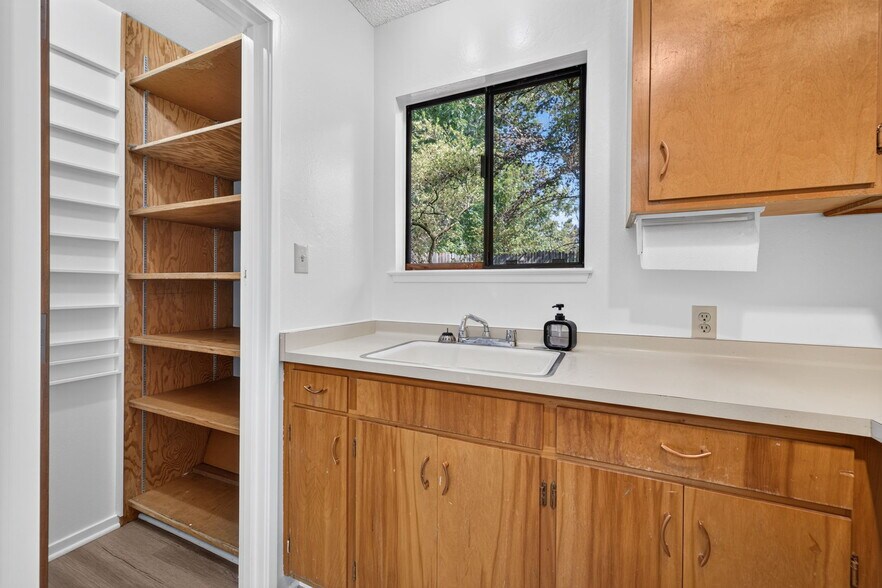 More Photos Of 7 Page St, Cotati Medical For Sale