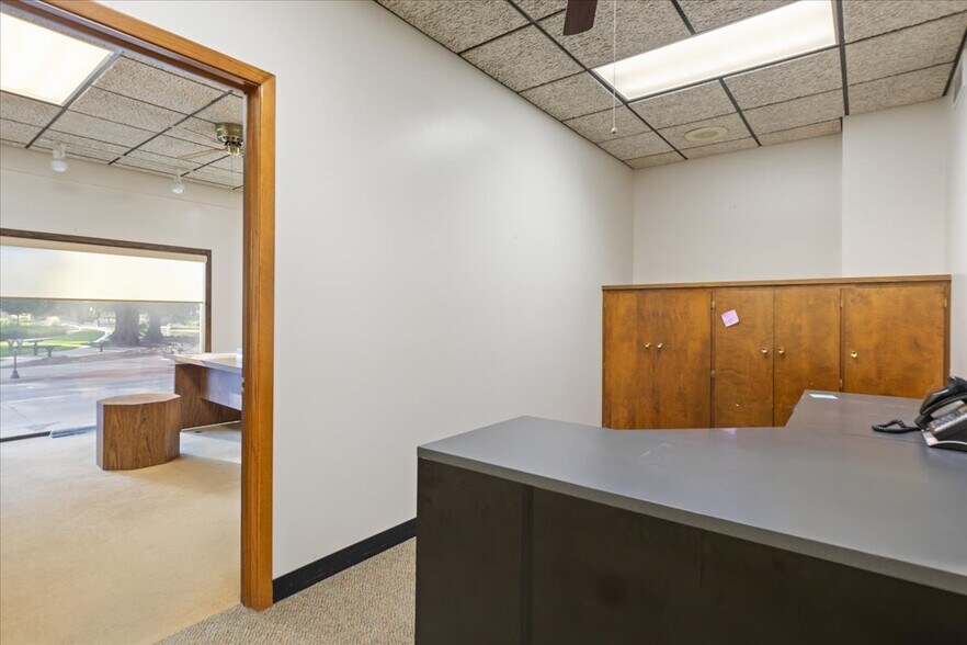 More Photos Of 127 Pearl St, Council Bluffs Office For Lease