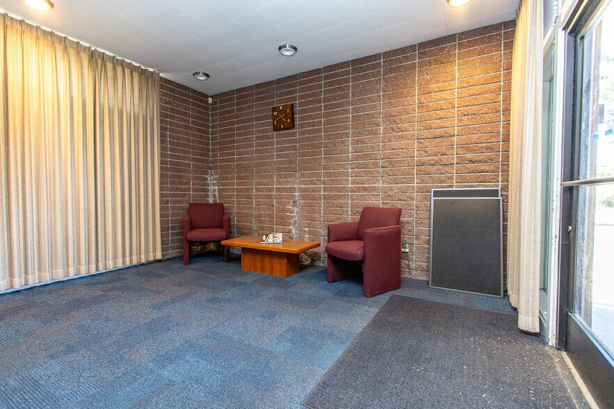 More Photos Of 971 E Broadway Ave, Atwater Office For Lease