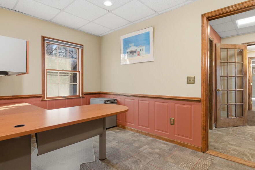 More Photos Of 352 Park Ave, Woonsocket Office For Sale