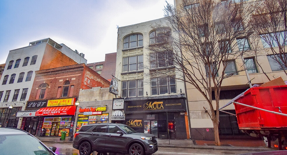 More Photos Of 414-416 E Baltimore St, Baltimore Bar For Sale