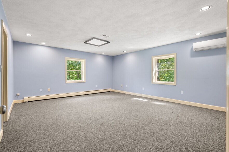 More Photos Of 191 Chandler Rd, Andover Office For Sale