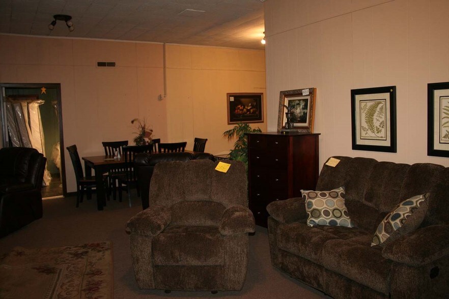 More Photos Of 217 W 6th St, Connersville Storefront For Sale