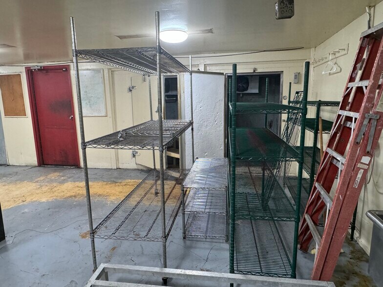 More Photos Of 109 Broad St, Hawkinsville Restaurant For Sale
