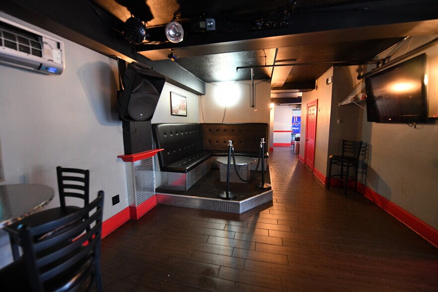 More Photos Of 327 Main St, Greenwood Office For Sale