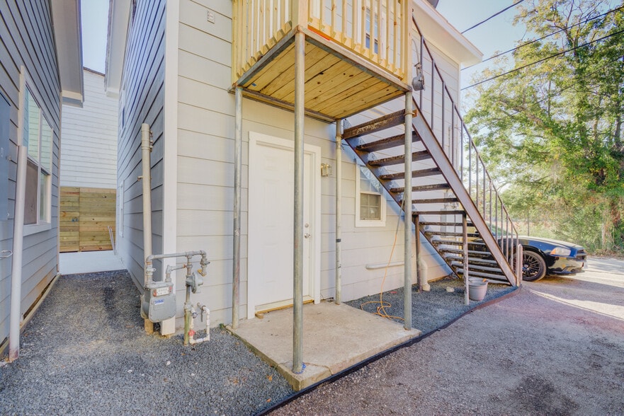 More Photos Of 2620 Delafield St, Houston Apartments For Sale