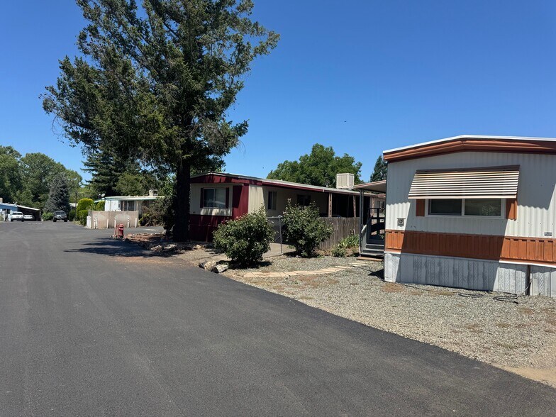 More Photos Of 5495 5th St, Kelseyville Manufactured Housing Mobile Home Park For Sale
