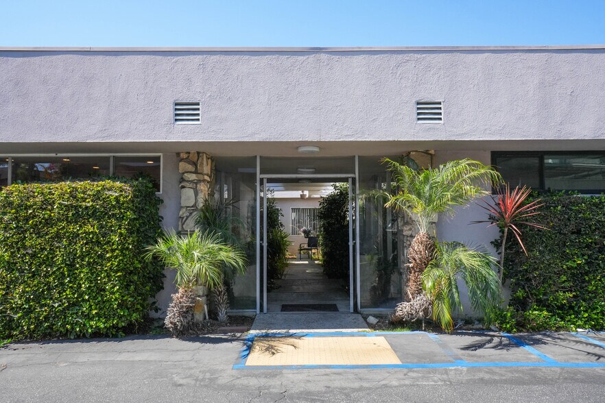 More Photos Of 3490 Linden Ave, Long Beach Medical For Sale