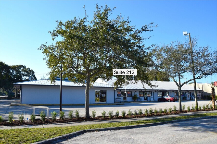 Primary Photo Of 200-220 Hibiscus St, Jupiter Storefront For Lease