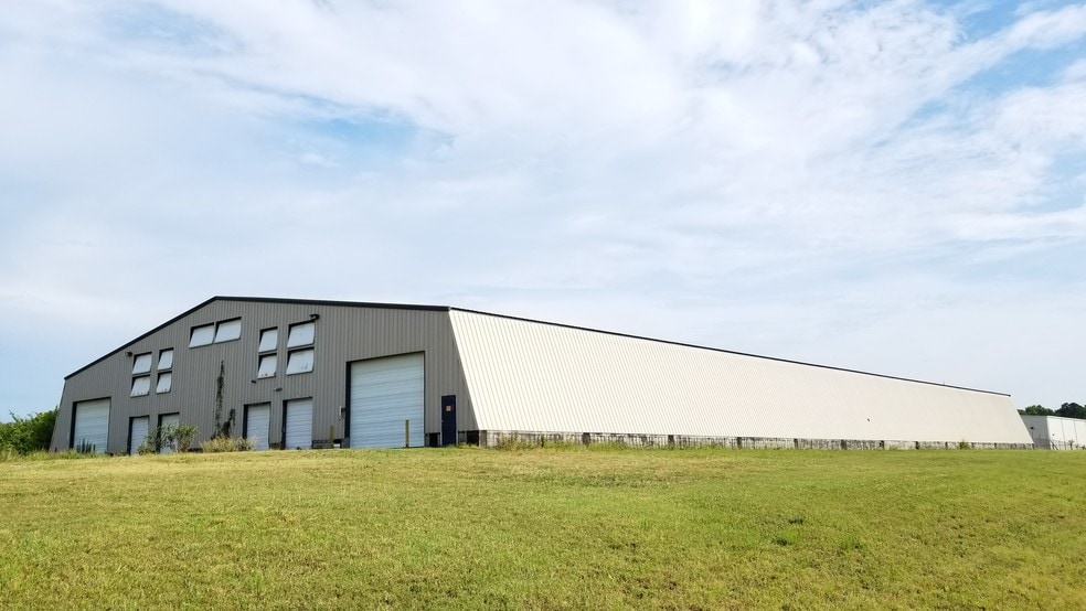 More Photos Of 202 Industrial Dr, Emporia Warehouse For Sale