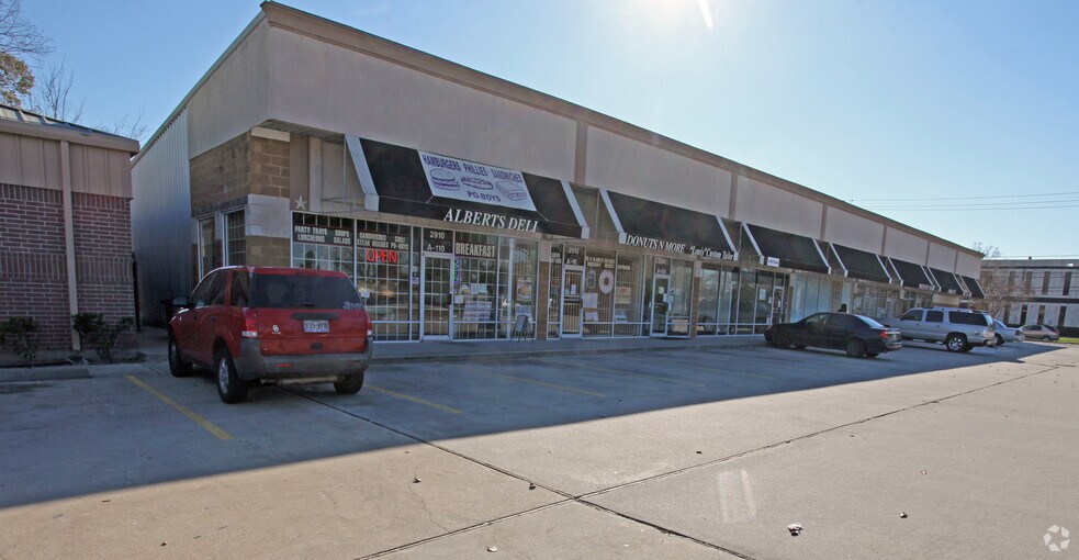 More Photos Of 2910 Antoine Dr, Houston Unknown For Lease