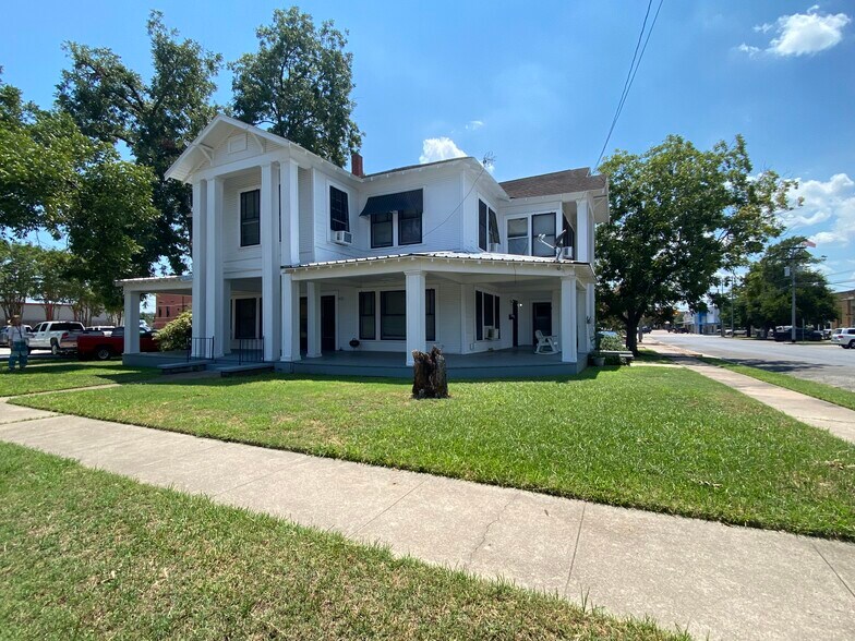 More Photos Of 158 E Colorado St, La Grange Apartments For Sale