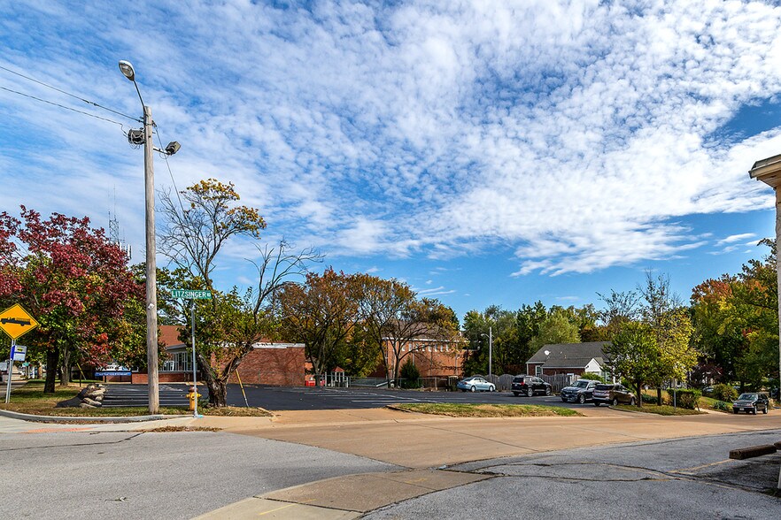 More Photos Of 2428 S Brentwood Blvd, Saint Louis Restaurant For Sale