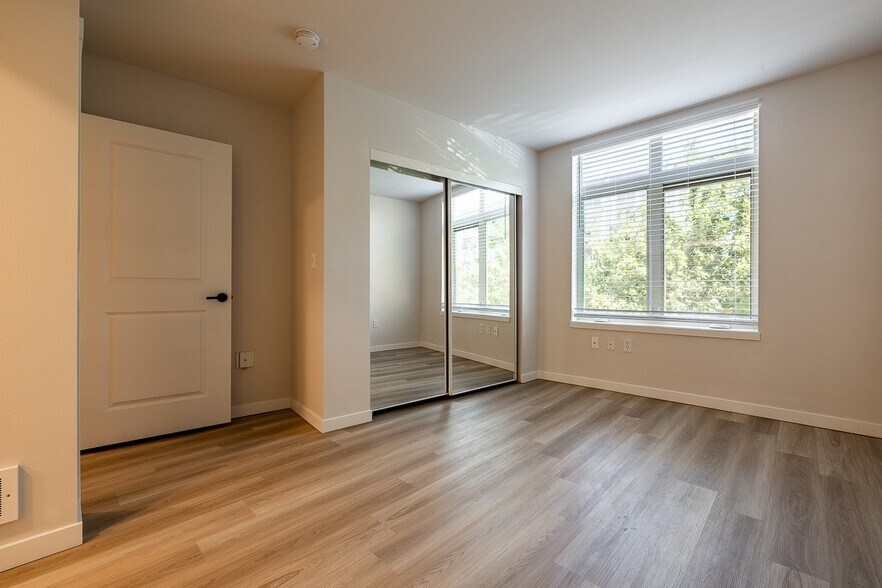 More Photos Of 1900 Queen Anne Ave N, Seattle Apartments For Lease