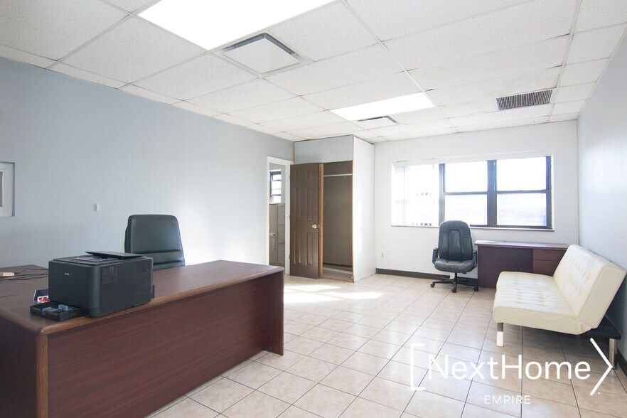 More Photos Of 1850 42nd St, Astoria Warehouse For Lease