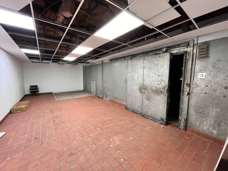 More Photos Of 1710 E 12th St, Oakland Refrigeration Cold Storage For Lease
