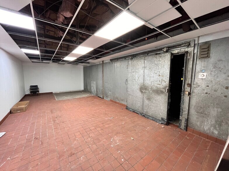 More Photos Of 1710 E 12th St, Oakland Refrigeration Cold Storage For Sale