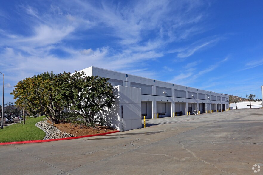 More Photos Of 10806 Willow Ct, San Diego Manufacturing For Lease