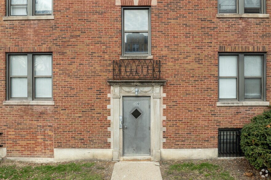 More Photos Of 330 N Pine Ave, Chicago Apartments For Sale