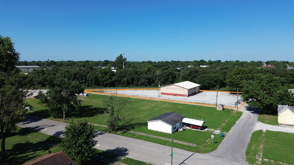 Primary Photo Of 1101 Swan, Terre Haute Warehouse For Sale
