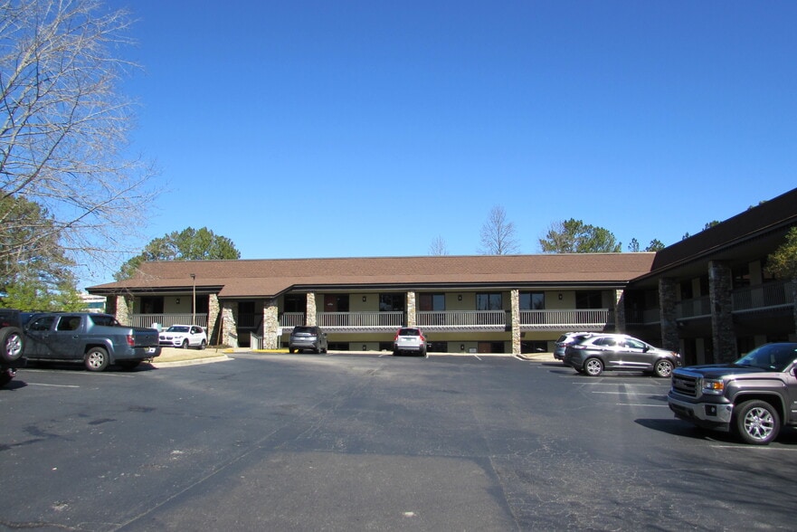 More Photos Of 200 Cahaba Park Cir, Birmingham Unknown For Lease