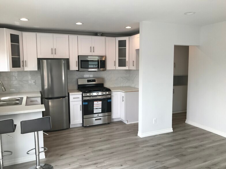 More Photos Of 3121 Silver Lake Blvd, Los Angeles Apartments For Sale