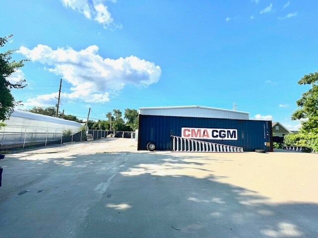 More Photos Of 3202 W Osage St, Pacific Freestanding For Lease