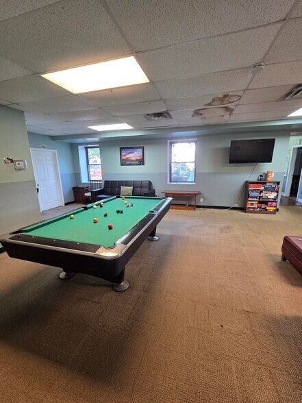 More Photos Of 11-23 Bannard St, Freehold Warehouse For Lease