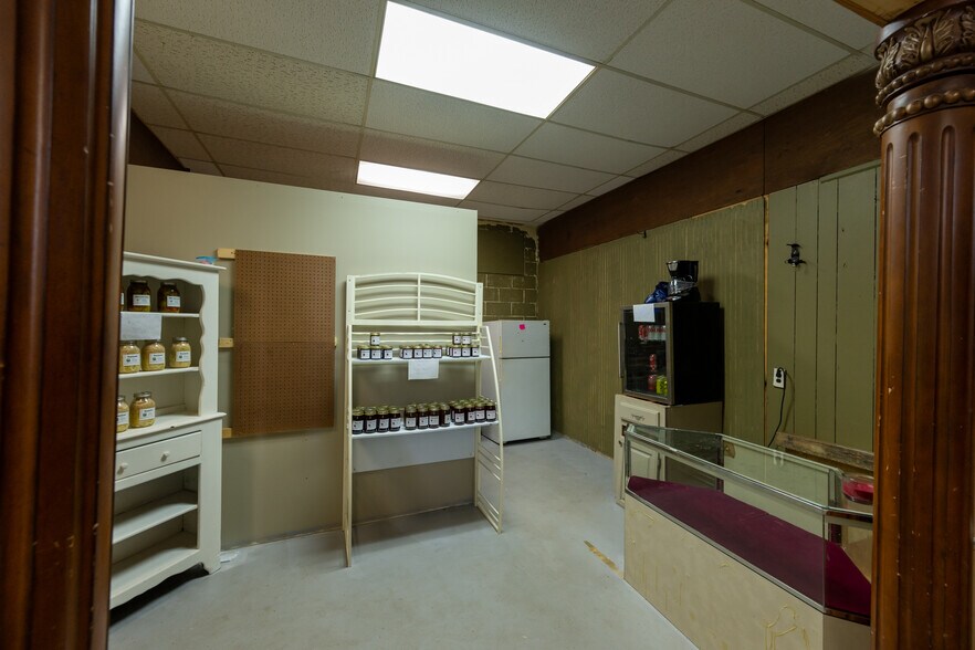 More Photos Of 20310 Main St E, Huntingdon Storefront For Sale