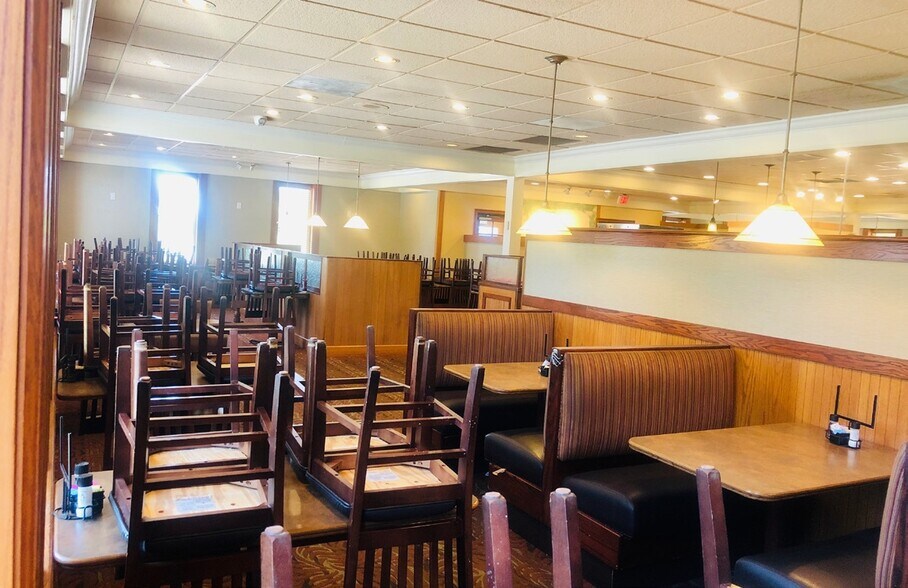More Photos Of 8700 Midlothian Tpke, North Chesterfield Restaurant For Sale