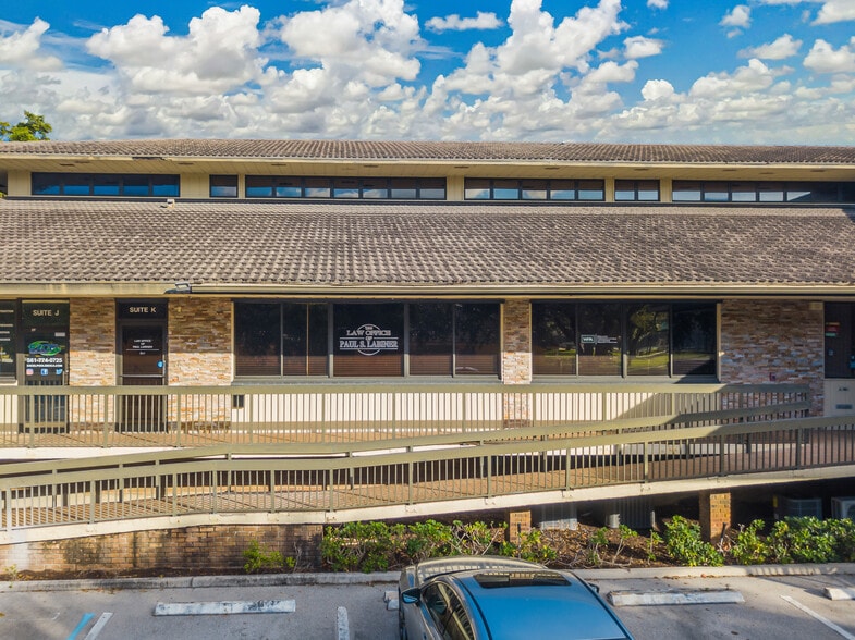 More Photos Of 5499 N Federal Hwy, Boca Raton Office For Sale