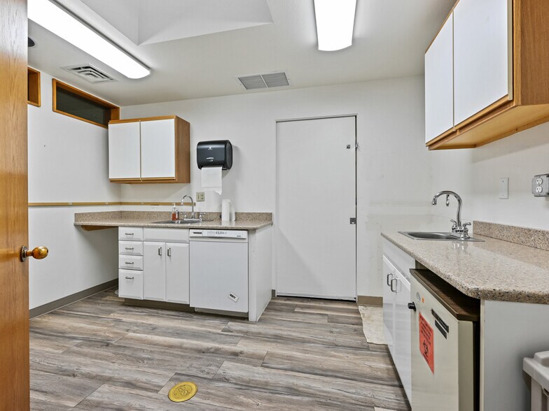 More Photos Of 2530 N 8th St, Grand Junction Medical For Sale