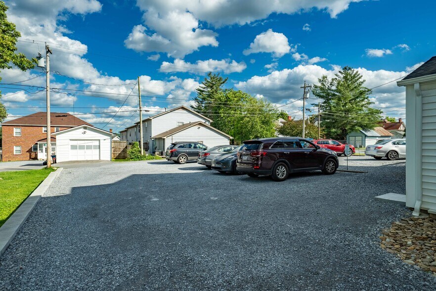 More Photos Of 114 E Unaka Ave, Johnson City Office Residential For Sale