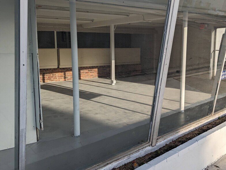More Photos Of 2301 S Andrews Ave, Fort Lauderdale Freestanding For Lease