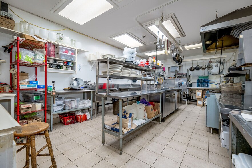 More Photos Of 15432 Washington Rd, Washington Storefront Retail Residential For Sale