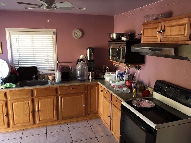 More Photos Of 901 Stewart Ave, Las Vegas Specialty For Sale